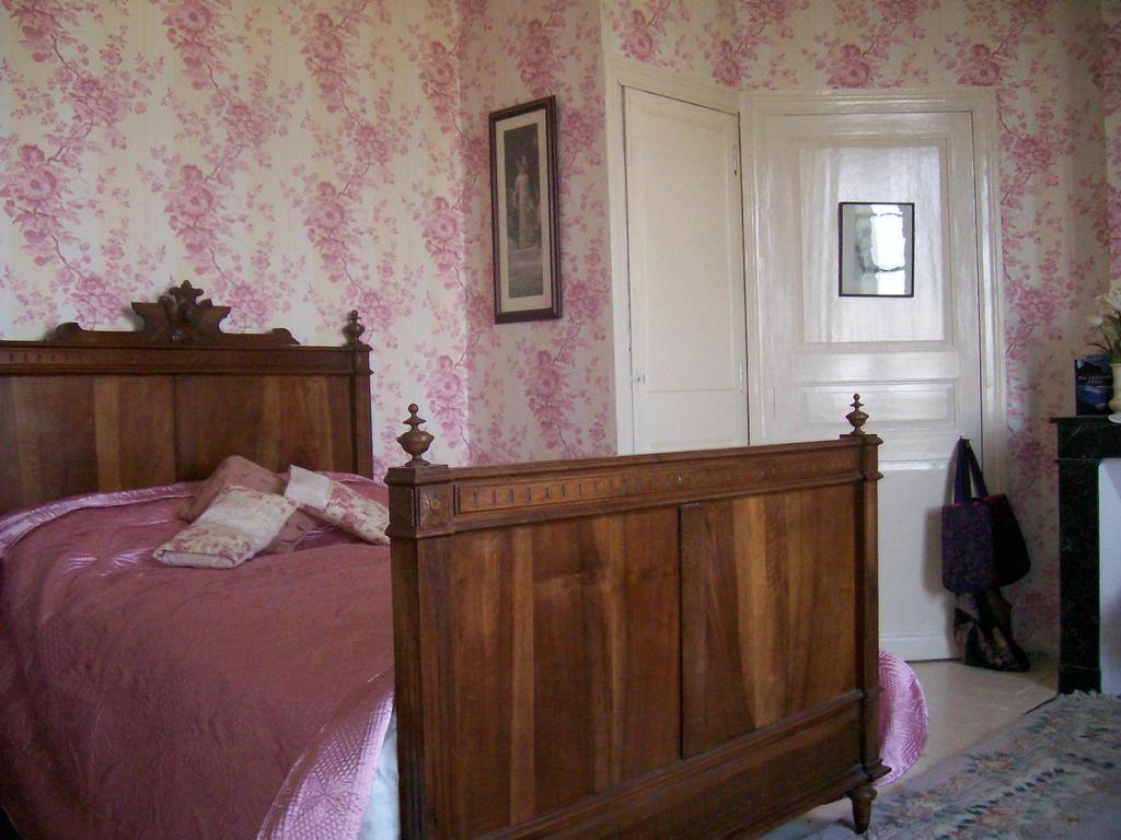 Manoir Angle Bed & Breakfast Blanzay-sur-Boutonne Стая снимка