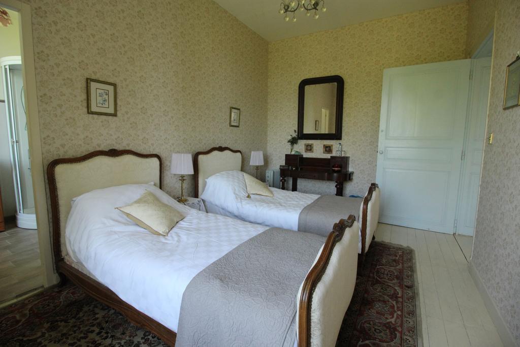 Manoir Angle Bed & Breakfast Blanzay-sur-Boutonne Стая снимка